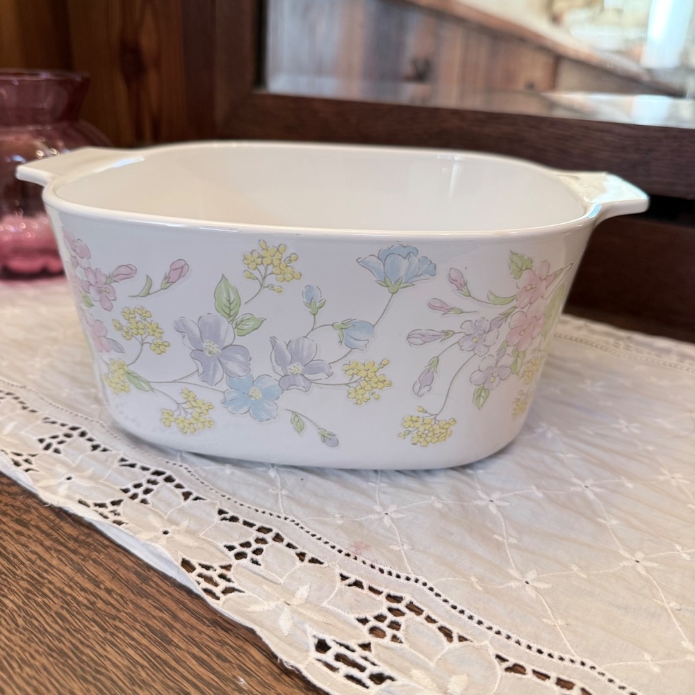 Corning Ware English Meadow Casserole Dish 3 Liter White Floral A-3-B Excellent